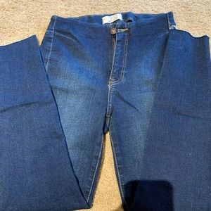We The Free size 28 skinny jeans